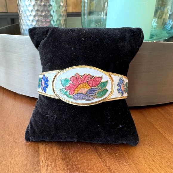 Vintage Jewelry - Floral Cloisonné Hinged Bracelet